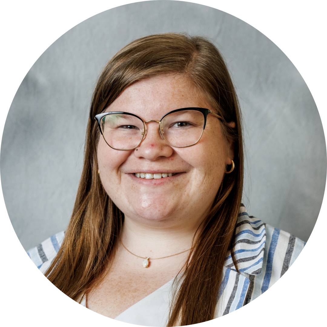 Holly Lorenz headshot